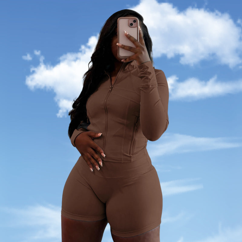 Ensemble deux pièces short moulant à manches longues