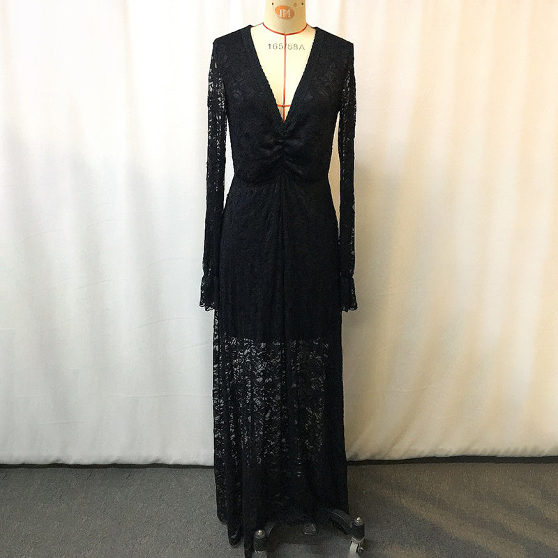 Robe longue moulante en dentelle